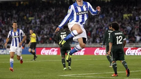 Madrid aleja a la Real de Champions