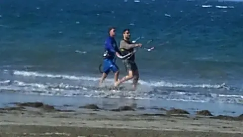 Ricky Martin se obsesiona con el kitesurf