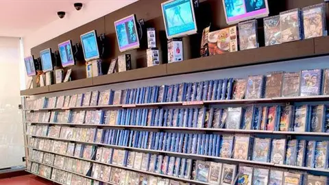 Mujer arrestada por no devolver una película VHS