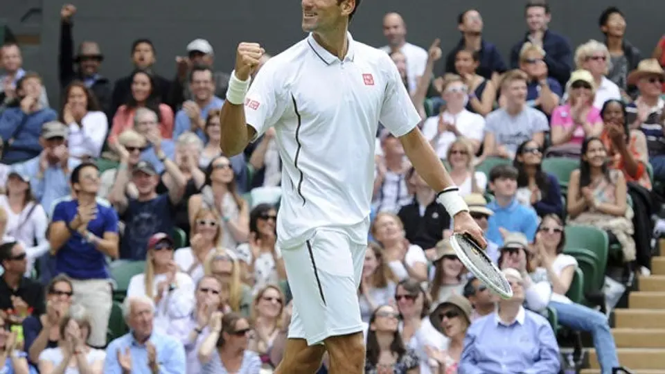 Djokovic vence a Mayer y avanza en Wimbledon