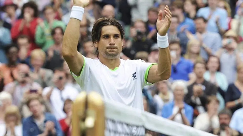 David Ferrer sufre para ganar en debut londinense