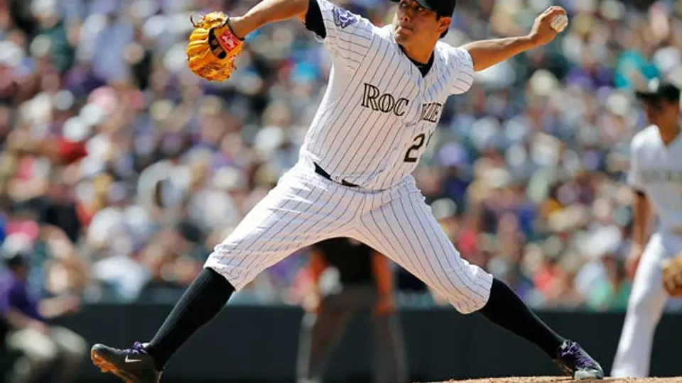 De la Rosa gana su sexto juego con Rockies