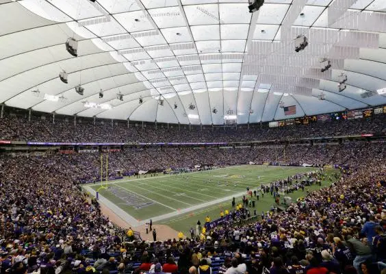 Metrodome es desinflado por última vez