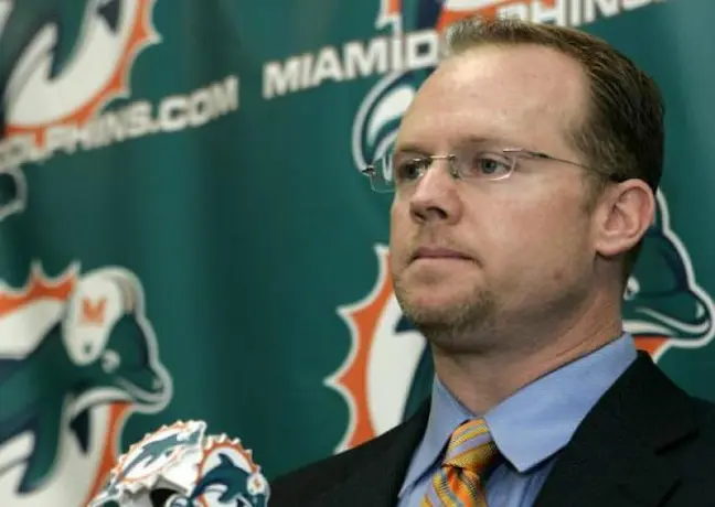 Jeff Ireland deja la gerencia de los Delfines