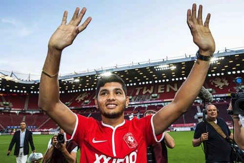El ofensivo se muestra por primera vez ante el público en el estadio del Twente, De Grolsch Veste | EFE