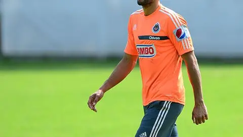 Chivas hace oficial el regreso de Luis Michel