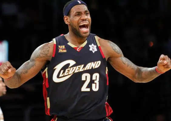 LeBron James regresa a Cleveland