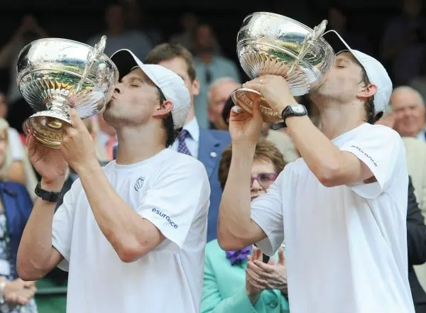 Hermanos Bryan ganan Wimbledon, cuarto 'grande' consecutivo
