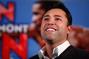 De la Hoya no estará en la pelea Mayweather-Canelo