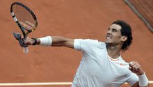 Nadal supera susto en debut de Roland Garros