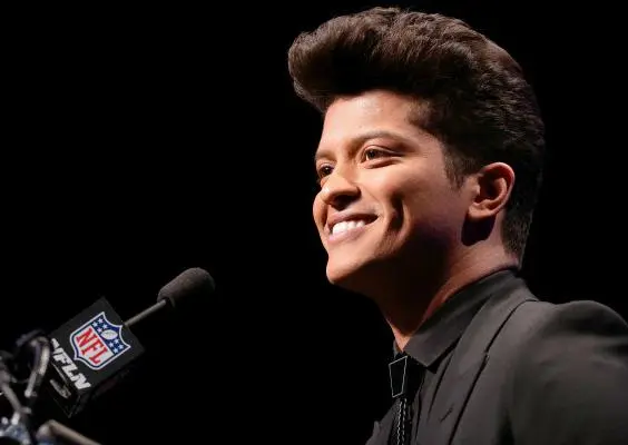 Bruno Mars, listo para el espectáculo que dará en el SB