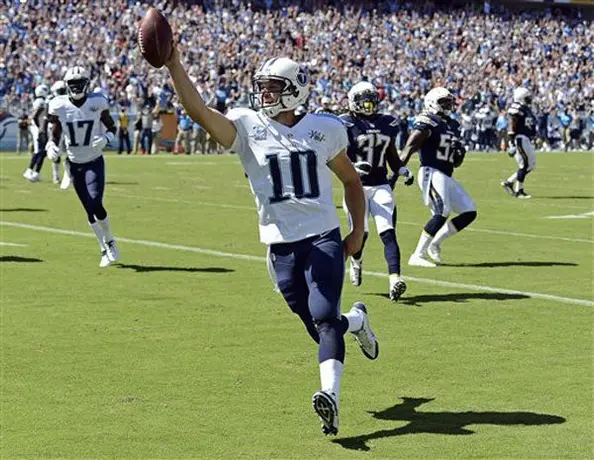 Titanes remontan ante Cargadores de la mano de Locker