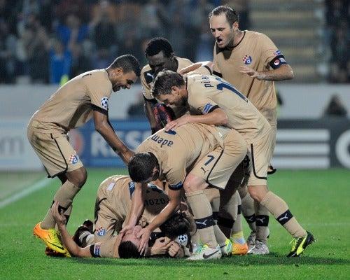La celebración del Zagreb al poner el gol que los tenía dentro de la Fase de Grupos | AP