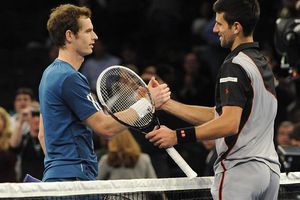 Djokovic vence a Murray en partido de exhibición