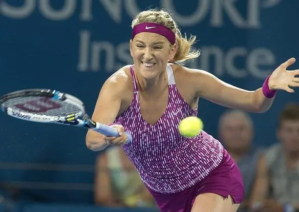 Azarenka se estrena con victoria en Australia