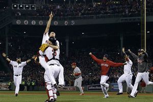 Contra todo prono?stico, Medias Rojas hizo historia con la SM en casa