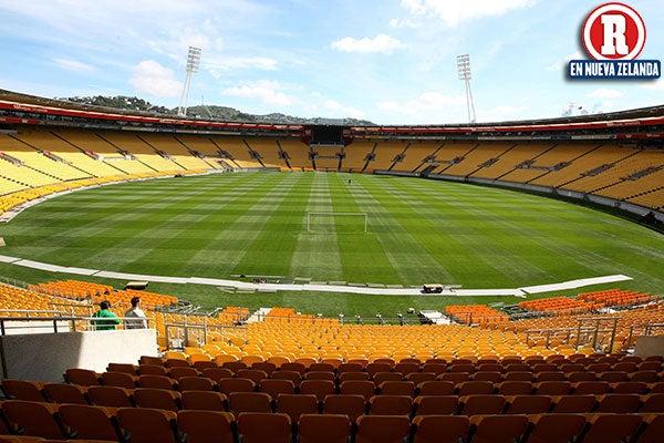 El estadio luce sus localidades en amarillo, tiene 4 torres altas de luz y un césped en perfectas condiciones | DANIEL GÁMEZ