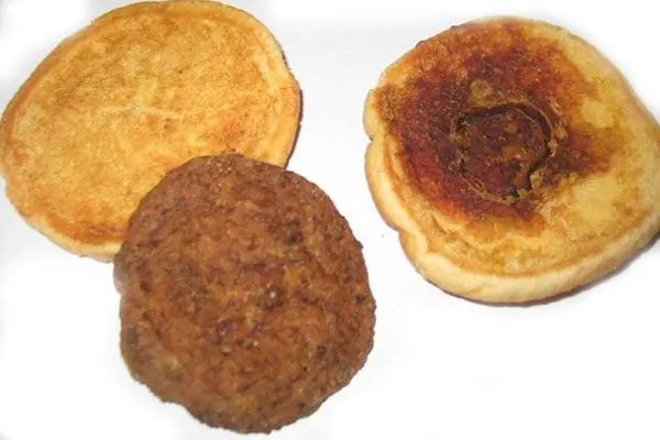 Hamburguesa que estuvo guardada 14 años sigue intacta