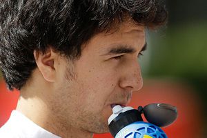 Checo ya quiere que acabe un año "difícil y frustrante"