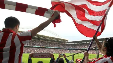 Estadio San Mamés es despedido con 100 segundos de aplausos