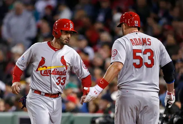 San Luis aprovecha errores de Boston y empata la Serie Mundial