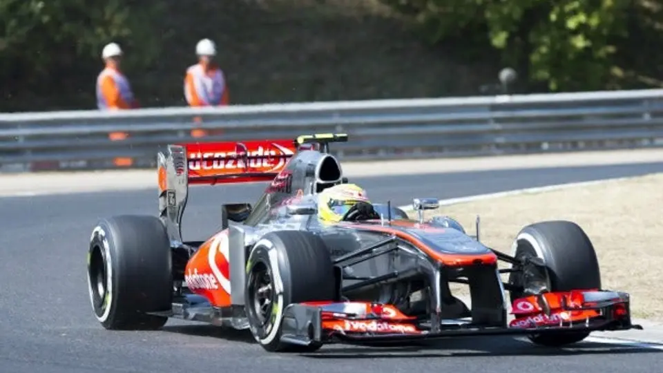 Checo Pérez descarta buscar un equipo nuevo