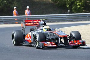 Checo Pérez descarta buscar un equipo nuevo