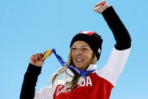 Howell se lleva el oro en esquí estilo libre