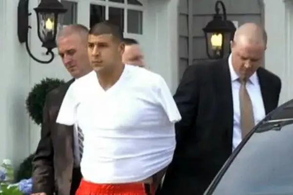 Aaron Hernández, acusado por homicidio