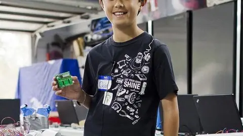 Tiene 13 años y es el profesor más joven
