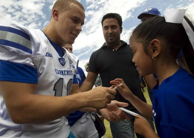 Shayne Skov, listo para representar a Jalisco en la NFL