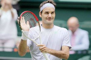 Federer jugará con raqueta 20 cm más grande