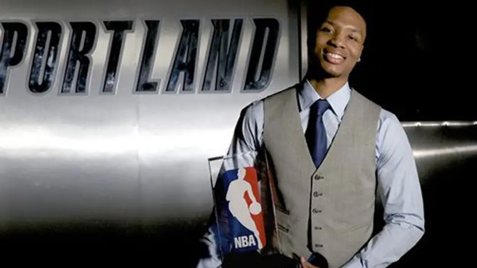 Damian Lillard fue elegido Novato del Año en la NBA