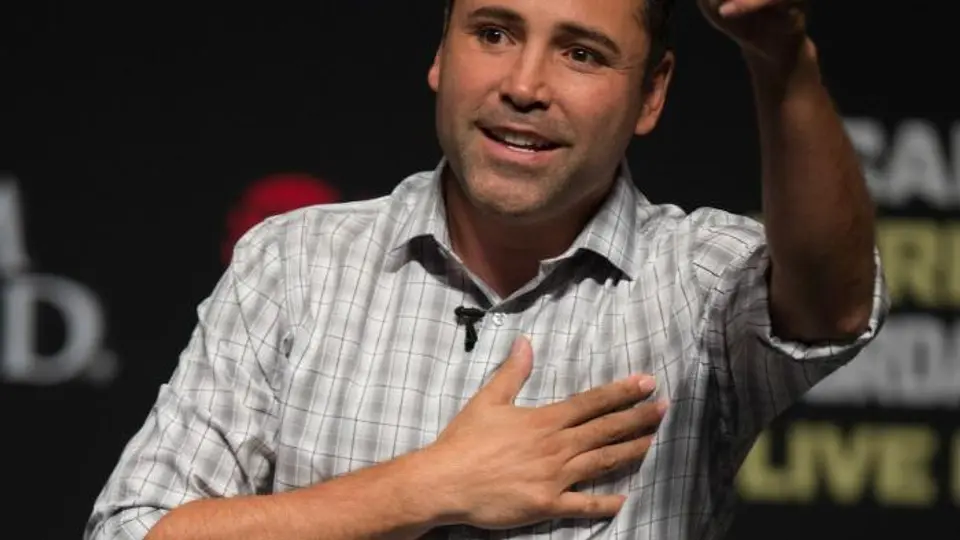 De la Hoya vio en Canelo mucho potencial