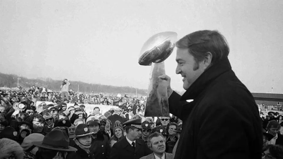 Fallece Chuck Noll, legendario entrenador de los Acereros