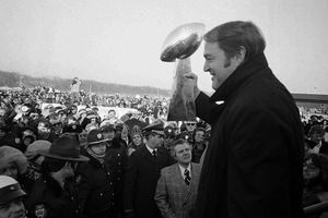 Fallece Chuck Noll, legendario entrenador de los Acereros