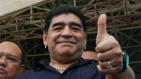 Maradona denuncia a ex pareja por publicar fotos de su hijo