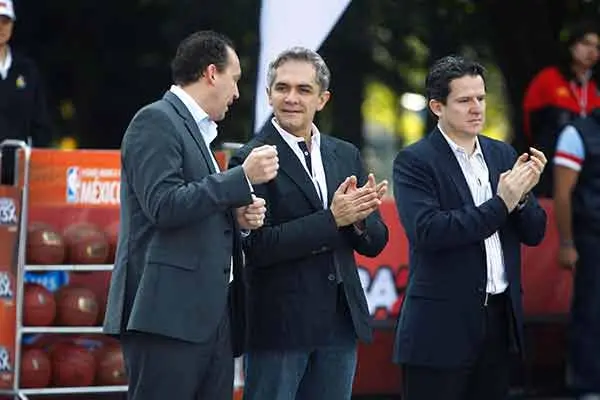 Mancera asegura respaldo total a la F1 en el DF