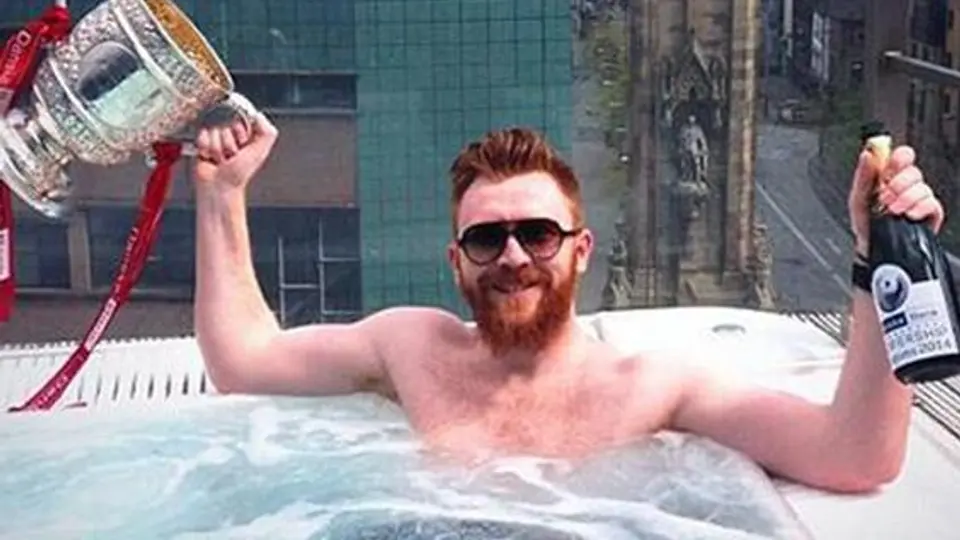 Así celebra Conor Devlin el título de Liga de Irlanda