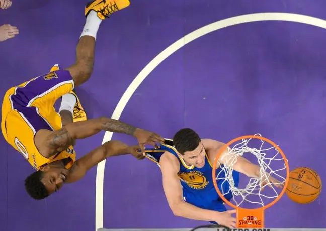 Lakers registra peor racha al caer con los Warriors
