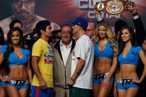 Pacquiao y Ríos, sin problemas en el pesaje