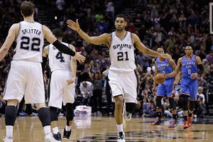 Spurs apalea y amplía su ventaja en la Final del Oeste