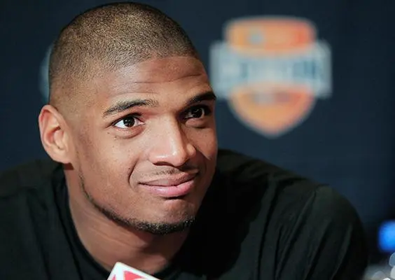 Prospecto de la NFL se declara gay
