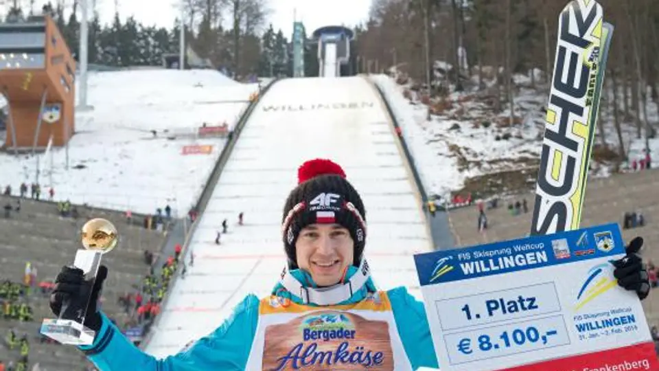 Kamil Stoch logra su tercer triunfo del Mundial de esquí