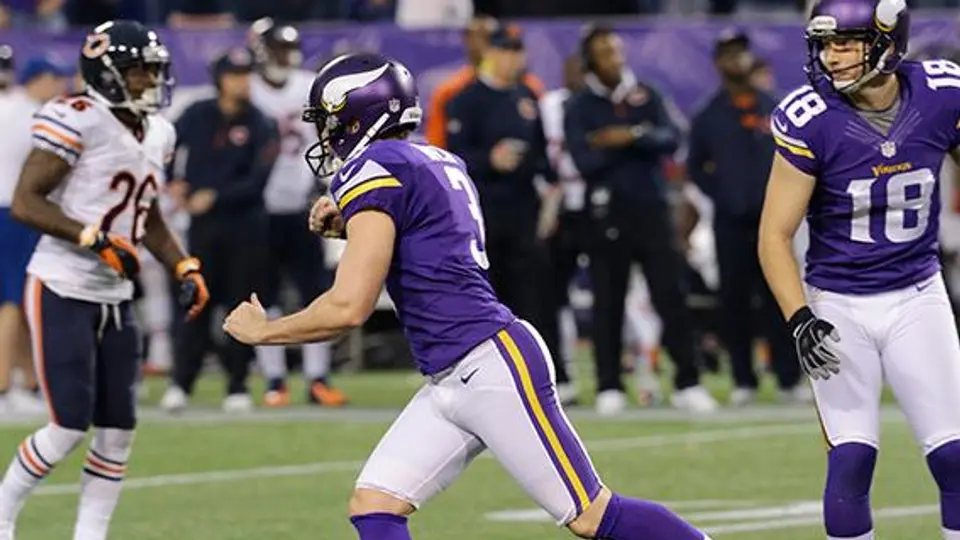Vikingos derrota a Chicago en tiempo extra