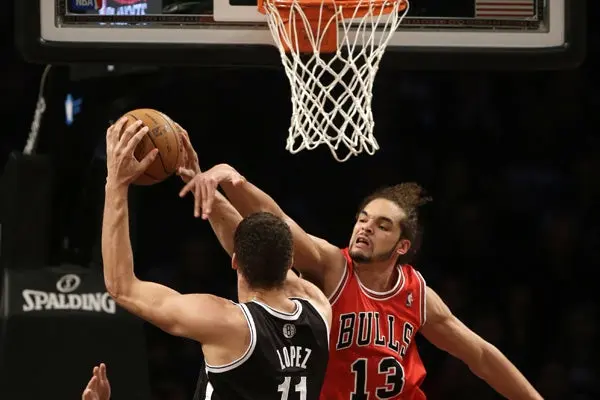 Bulls gana e iguala serie ante Nets