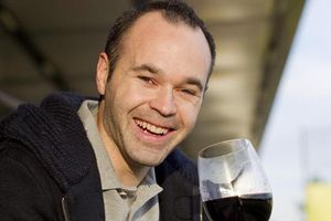 Iniesta recibe homenaje en su pueblo natal