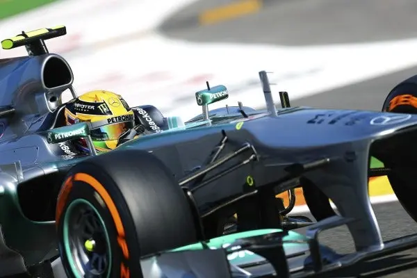 Lewis Hamilton conquista cuarta 'pole' de la temporada