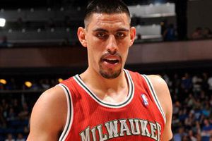 Gustavo Ayón jugará con Atlanta