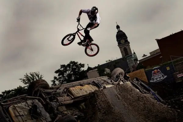 Dave King y Alex Vázquez revolucionarán el BMX en México